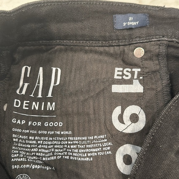 Gap denim black frayed 3 inch inseam shorts size 27 - Picture 3 of 5